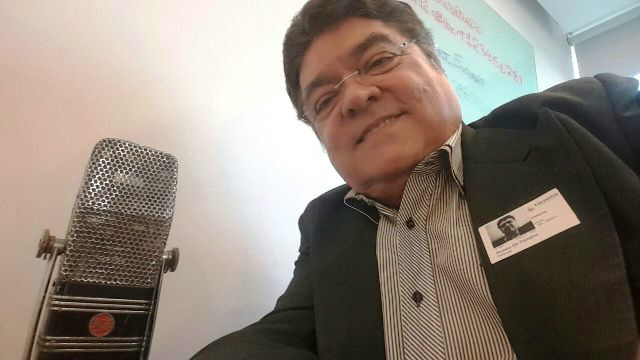 Diretor de emissora de rádio está em Brasília para assinar contrato de migração do AM para FM Diretor de emissora de rádio está em Brasília para assinar contrato de migração do AM para FM