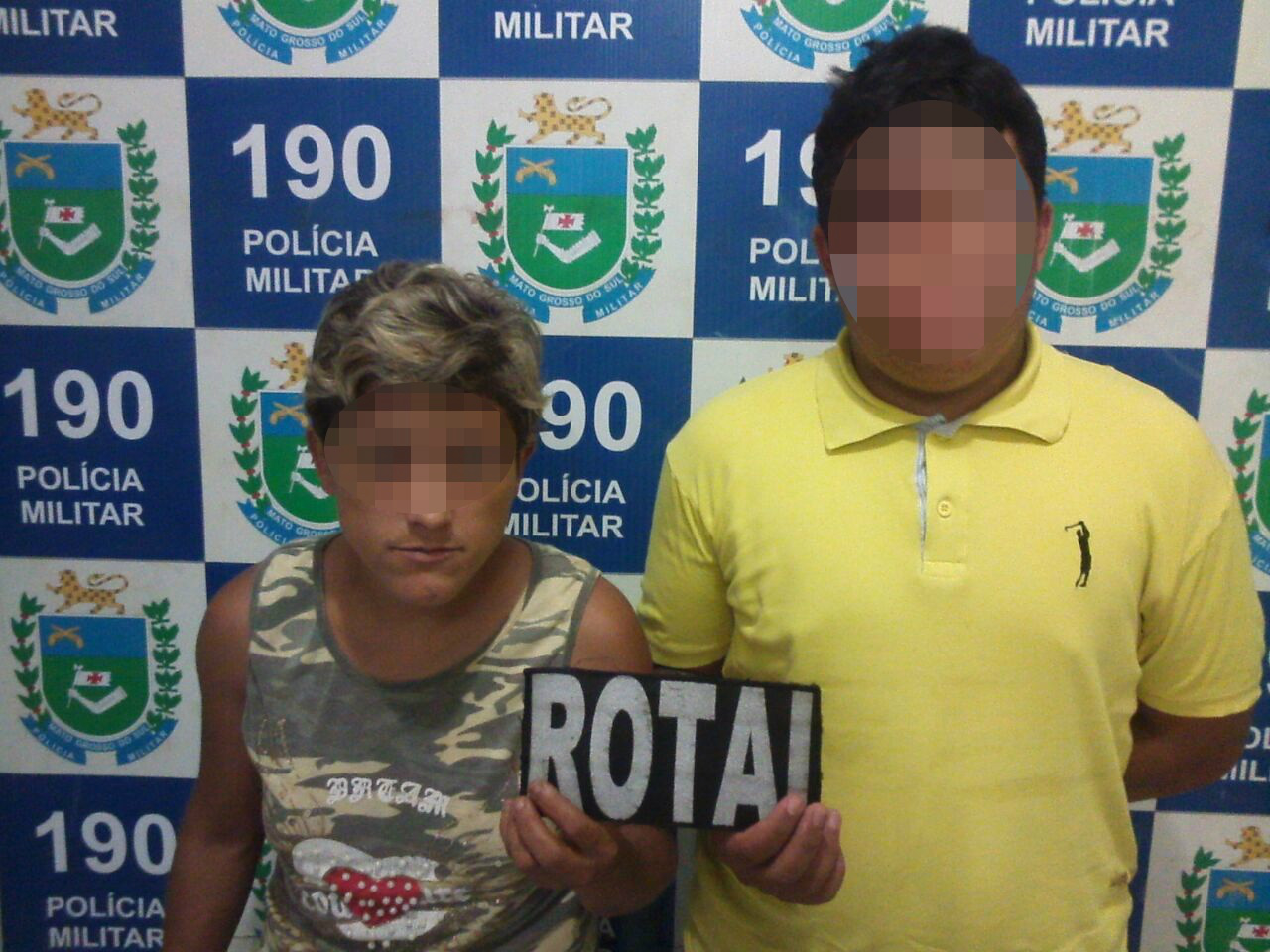 Massagista é detida quando comprava droga de “aviãozinho do tráfico” Massagista é detida quando comprava droga de “aviãozinho do tráfico”