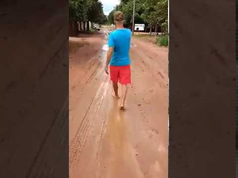 Vídeo de internauta mostra alagamento de rua na Vila Maria Vídeo de internauta mostra alagamento de rua na Vila Maria