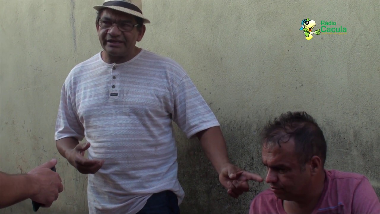 Pescador se emociona ao encontrar homem que ajudou a salvar Pescador se emociona ao encontrar homem que ajudou a salvar